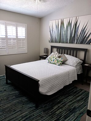 2 bedrooms, iron/ironing board, Internet, bed sheets