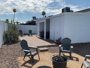 Terrace/patio - Prickly Pear Villa - Desert Patio Home perfect for families or business travel. (Phoenix)