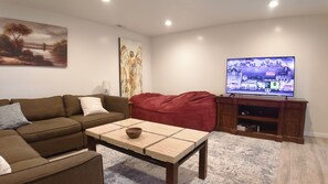 Smart TV, fireplace