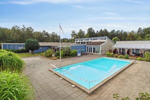 A heated pool - Holiday apartment in Dueodde Feriepark (Nexø)