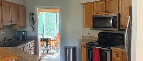 Mikrowelle, Ofen, Herdplatte, Geschirrspüler