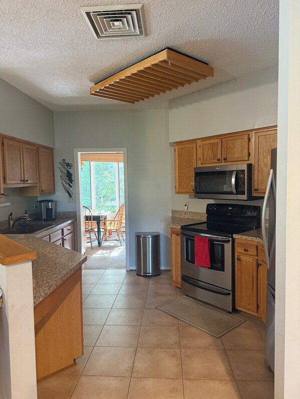 ميكروويف، فرن، موقد طهي مسطح، غسالة أطباق