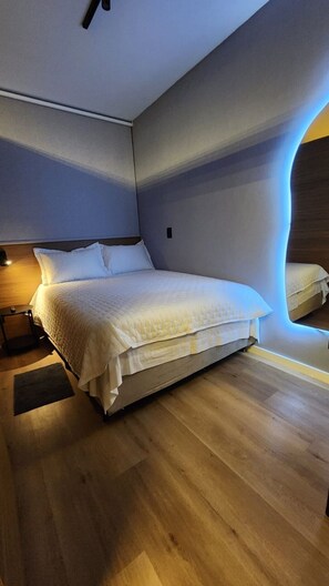 1 bedroom, internet, bed sheets