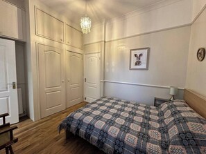 1 habitación, wifi gratis y ropa de cama