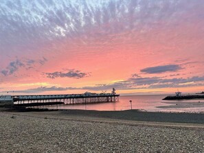 Beach - Stunning 1-bed Flat W/seaview, Garden Pet Friendly (Herne Bay)