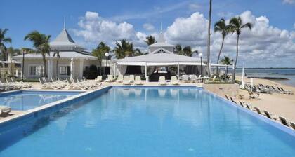 Modern 3BR Villa with High-End Design Golf PGA+ Beach Club