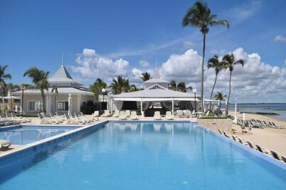 Modern 3BR Villa with High-End Design Golf PGA+ Beach Club