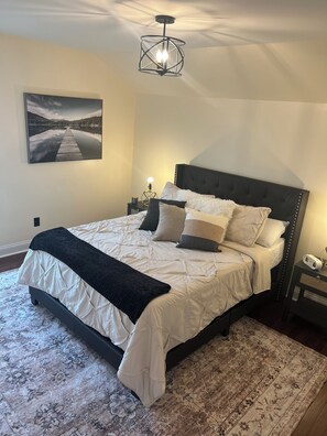 3 bedrooms, iron/ironing board, WiFi, bed sheets