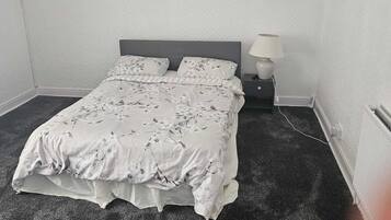 3 bedrooms, iron/ironing board, WiFi