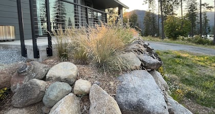 Rafter Ridge: A Modern Retreat - Stunning Lake Views - on 40 acres.