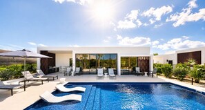 Piscine extérieure