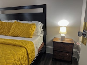 2 chambres, fer et planche à repasser, accès à Internet, literie fournie