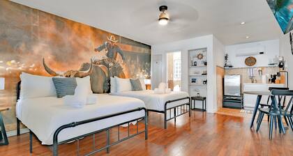 NEW 2 Full Beds Suite AT Open Ramp 1