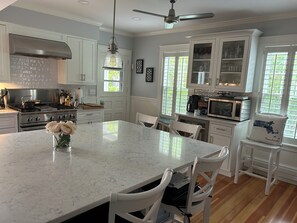 Microwave, stovetop, dishwasher