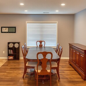 Dining - Retreat W/Garage Near Beech Bend and NCM (Bowling Green)