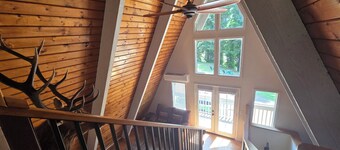 4-bedroom cabin in peaceful Lakeside Oregon