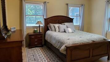 7 Schlafzimmer, Bügeleisen/Bügelbrett, WLAN, Bettwäsche