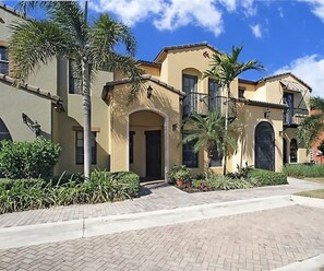 Exterior - Vacation Paradise! Visit Beautiful Southwest Florida and Enjoy Yourself! (Fort Myers)