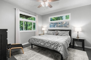 4 bedrooms, desk, travel cot, free WiFi - 4 Bedrooms|King Beds|Dock|Kayaks|Fire Pit|Pet Friendly (Buckhead)