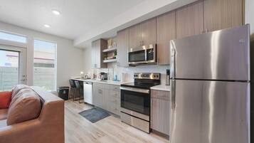 Microwave, oven, stovetop, dishwasher
