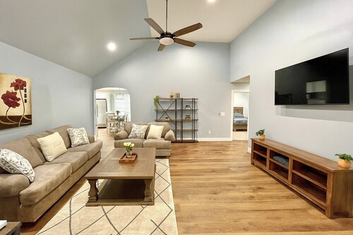 Quiet, Convenient, Spacious, and Fully Equipped