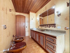 Bathroom - Pousada La Bella Campos do Jordão  (Campos do Jordao)