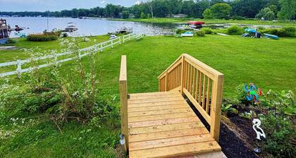 Newly renovated 2-bedroom Lakehouse in Edwardsburg - 11 miles from ND