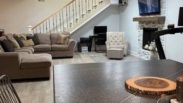 智能电视、壁炉、乒乓球、电脑显示器