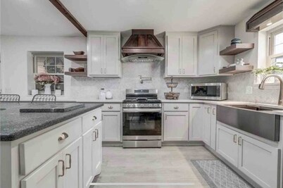 Casita home away from home 5-bedroom house in Clinton