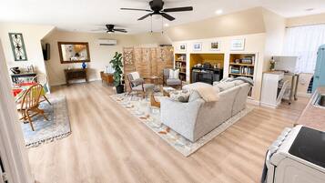 Smart TV, books, stereo