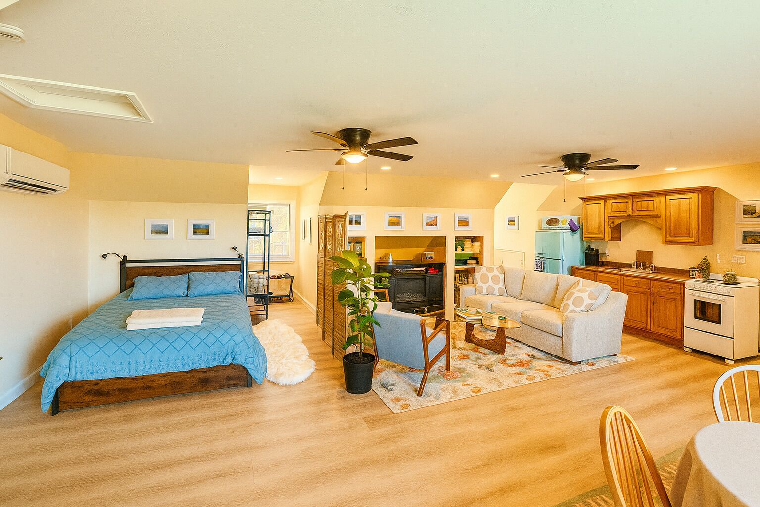 Bureau, Wi-Fi gratuit, draps fournis