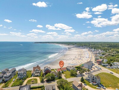 Oceanfront Ping Pong 1 Min Walk to Beach Pets Welcome