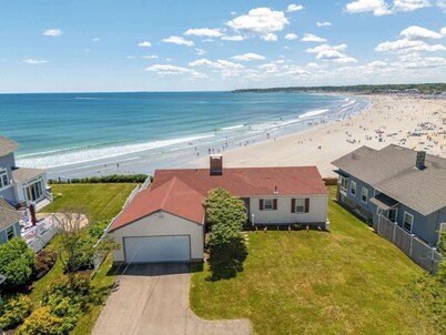 Oceanfront Ping Pong 1 Min Walk to Beach Pets Welcome