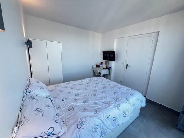 1 bedroom, iron/ironing board, WiFi, bed sheets
