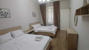 1 chambre, fer et planche à repasser, accès Internet, draps fournis