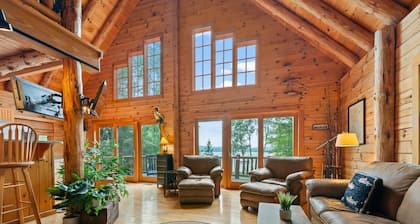 Mooselook Margaritaville | Private Waterfront Mooselookmeguntic Lake | Dock, Mooring, Kayaks