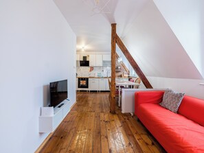 TV - Małeckiego Moments Apartment (Poznań)