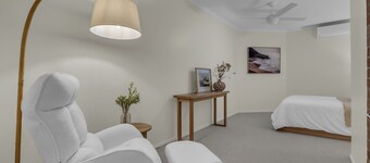 Location and seaside luxury. Merimbula holiday dreaming at its best!