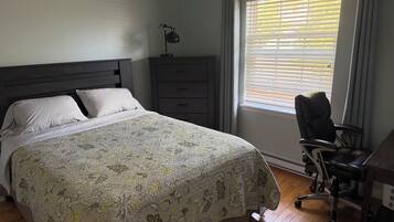 2 bedrooms, desk, iron/ironing board, free WiFi