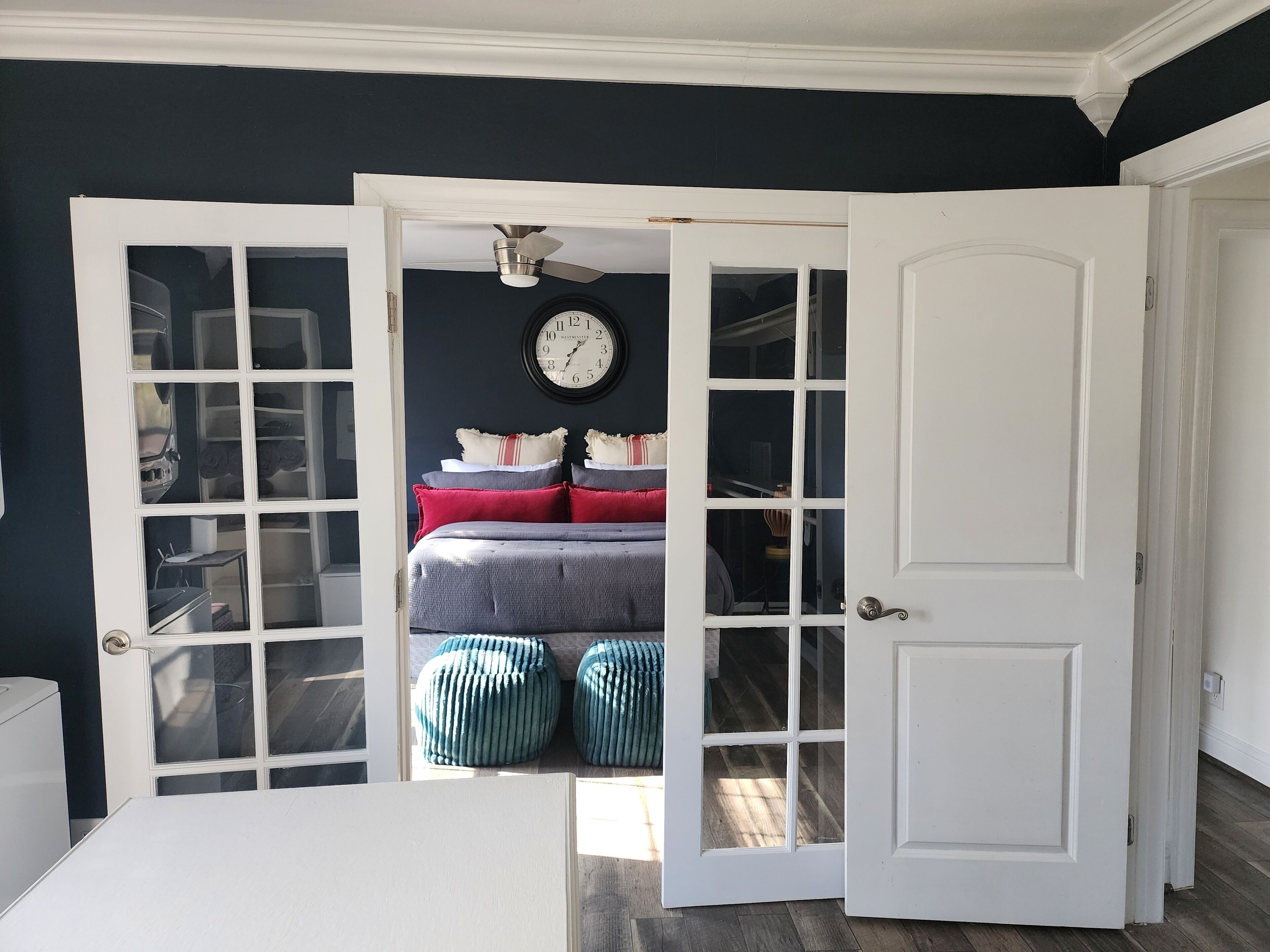 2 slaapkamers, een strijkplank/strijkijzer, wifi, beddengoed