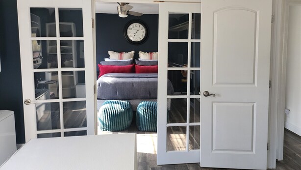 2 bedrooms, iron/ironing board, WiFi, bed sheets - Charming house in peaceful Keithville, LA (Keithville)