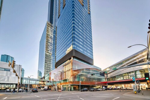 JW Marriott Legends Private Residence, 2 Bed 2 Bath, Underground Parking, Luxury