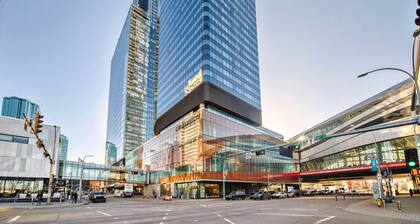 JW Marriott Legends Private Residence, 2 Bed 2 Bath, Underground Parking, Luxury
