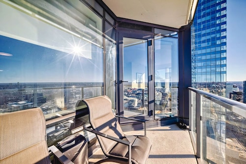 JW Marriott Legends Private Residence, 2 Bed 2 Bath, Underground Parking, Luxury