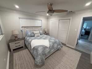 3 bedrooms, desk, iron/ironing board, free WiFi