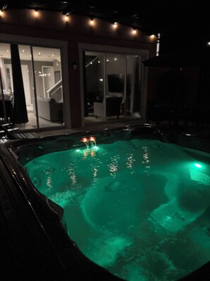 Bain à remous extérieur