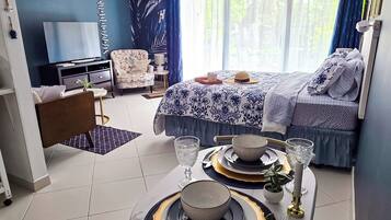 1 chambre, fer et planche Ă repasser, Wi-Fi, draps fournis