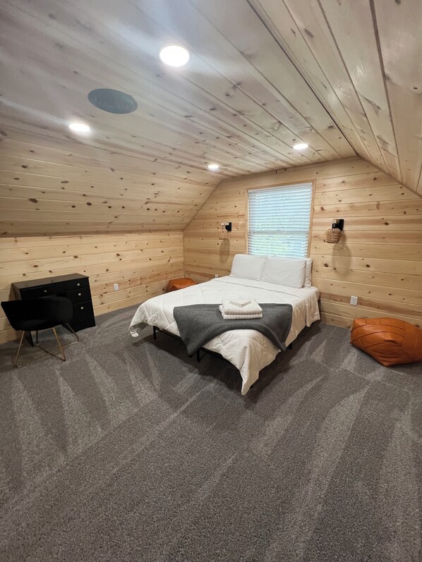 4 habitaciones, tabla de planchar con plancha, wifi y ropa de cama
