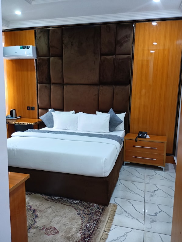Deluxe Room, Courtyard View
