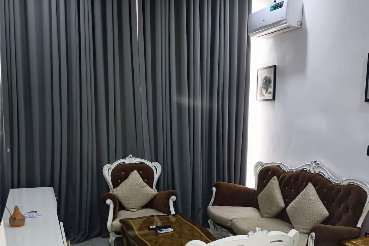 Family Studio, Valley View | Living area